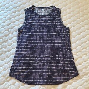 Athleta Blue and White Muscle Tee Tie-Dye